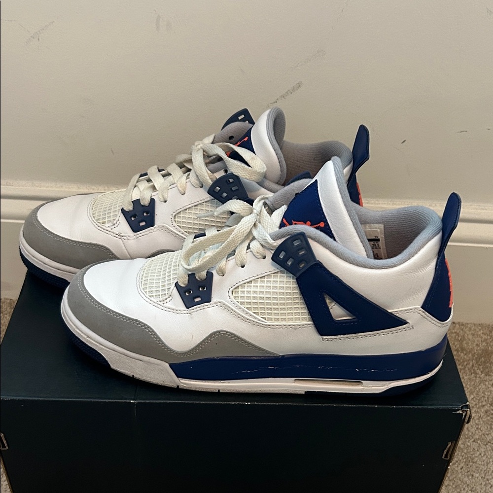 Jordan Athletic Shoes White and Blue